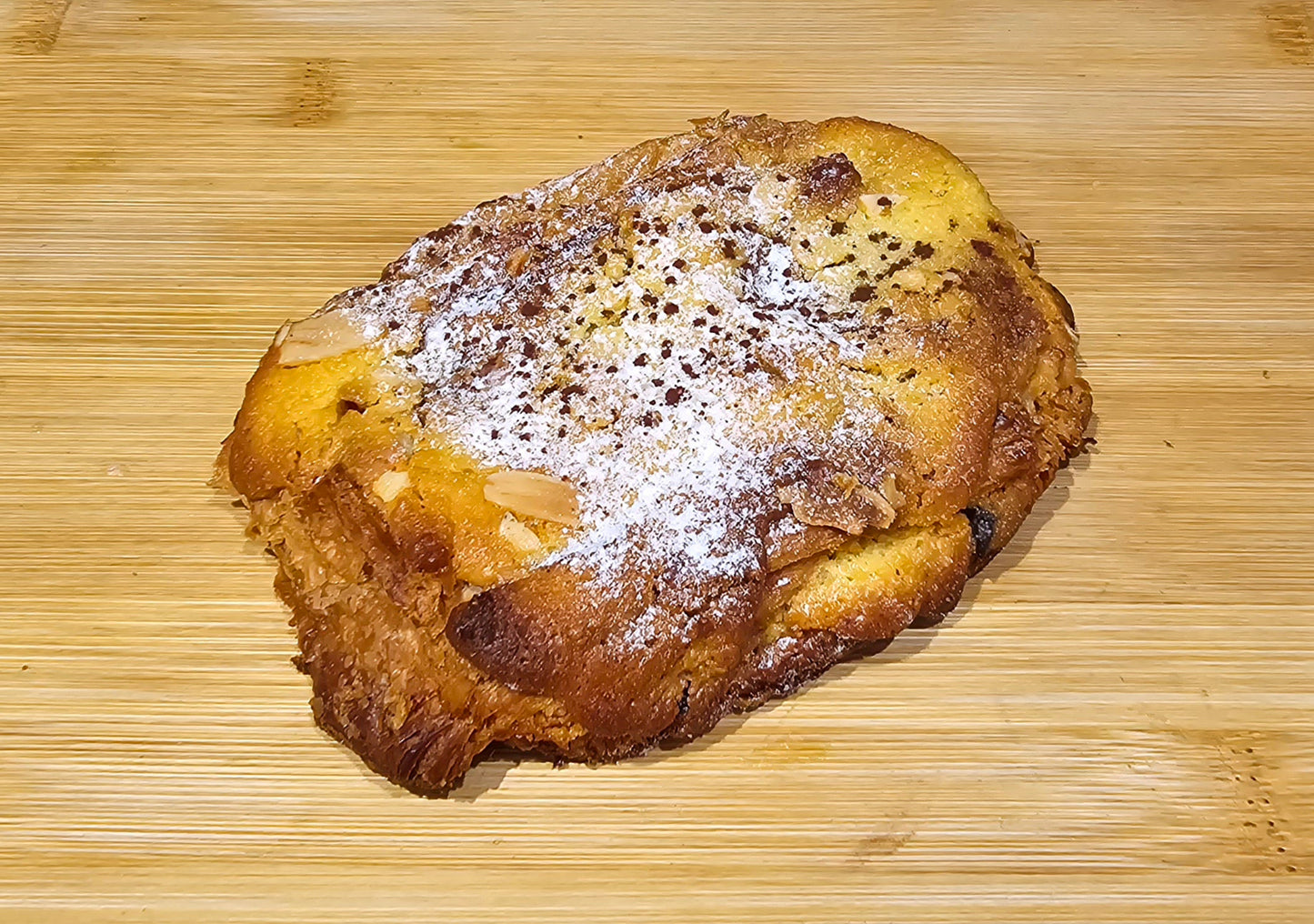 Pain au Chocolat aux amandes